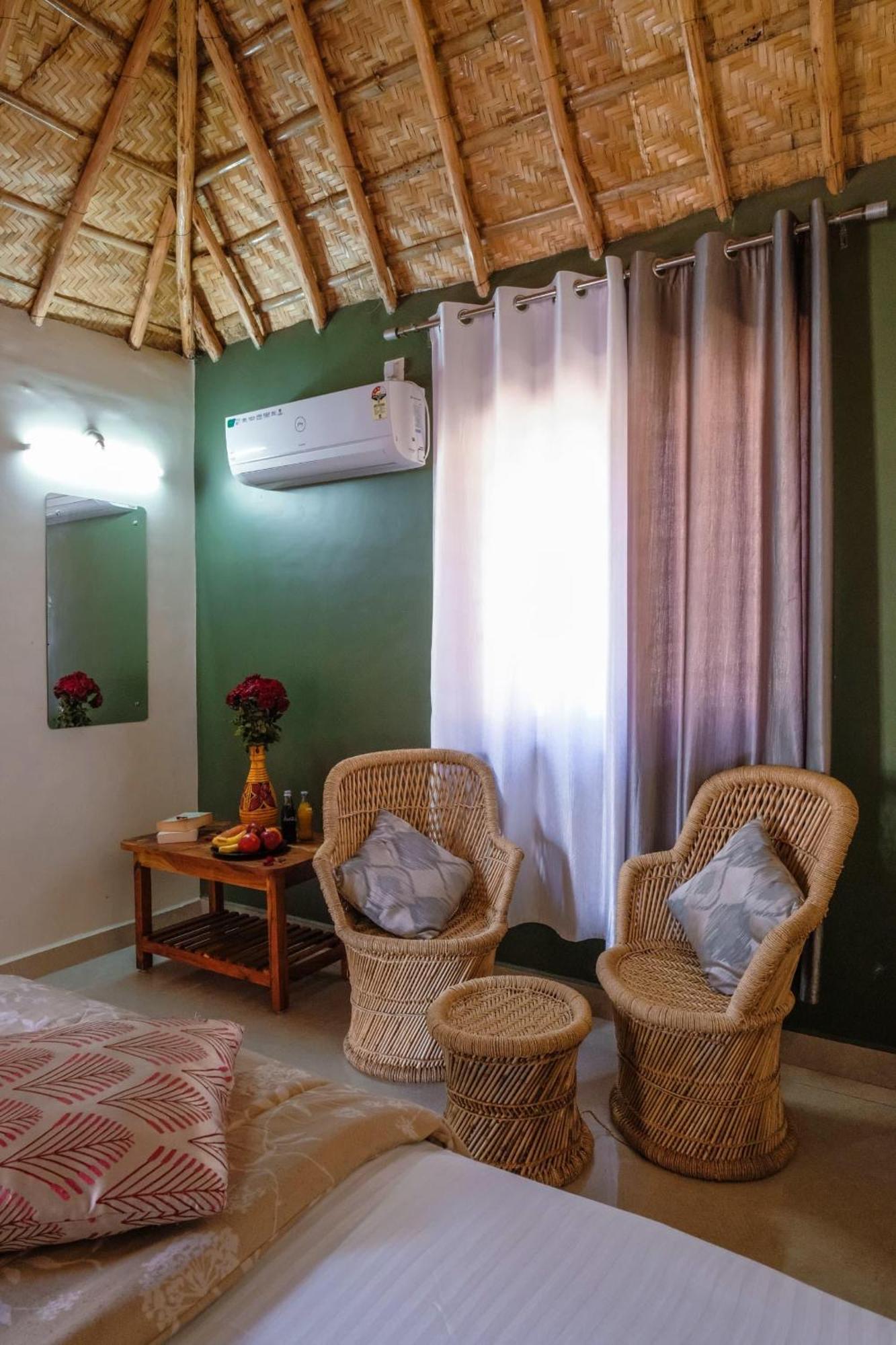 The Hideout Cottage And Restaurant Hampi Exterior foto